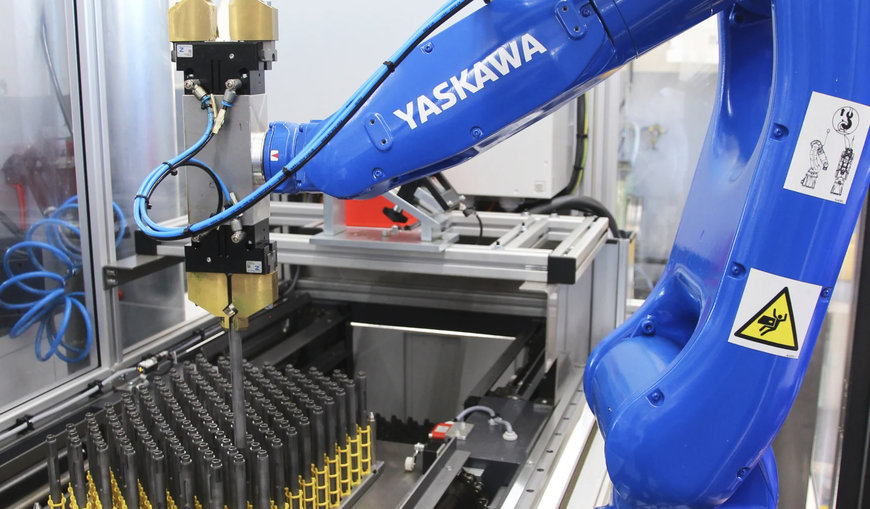 YASKAWA ROBOTER-PALETTIERSYSTEM AUTOMATISIERT SCHLEIFMASCHINE BEI SCHERZINGER PUMPEN IN FURTWANGEN
